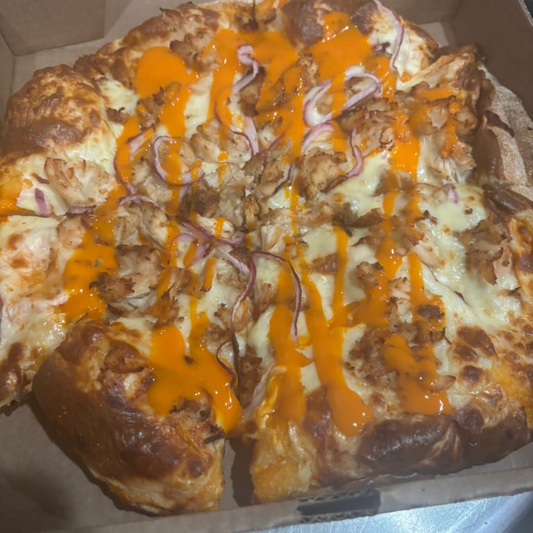 Buffalo Chicken Pizza Delight